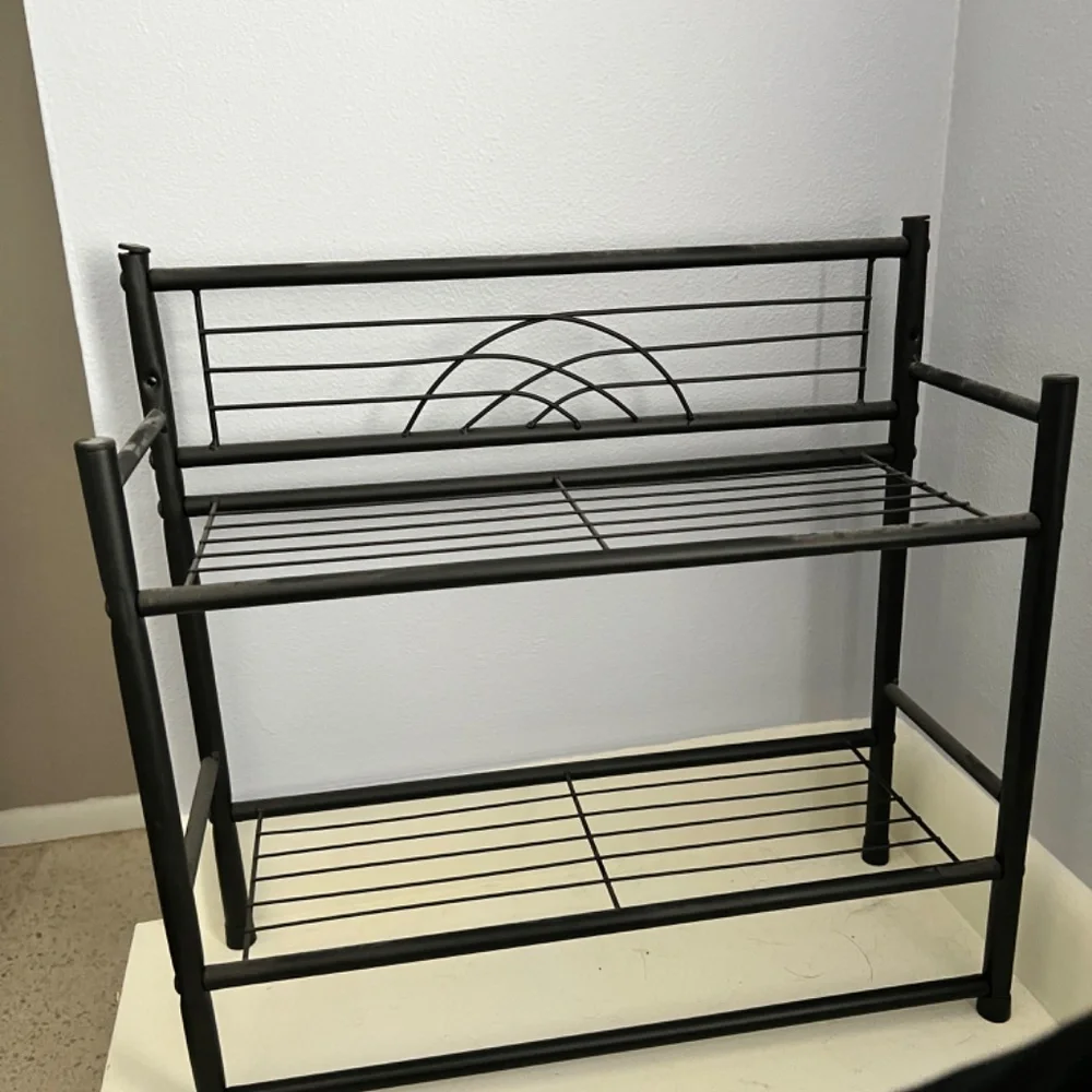 Black bathroom shelving